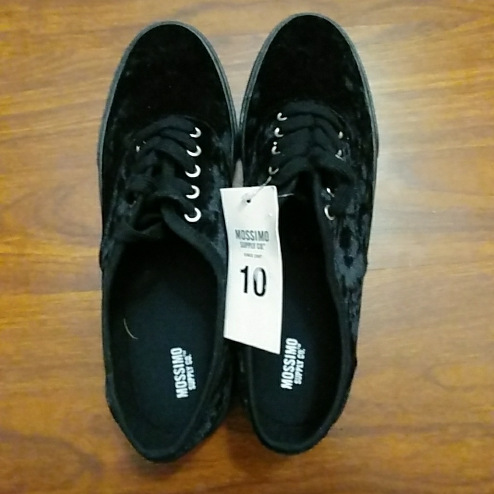 NWT MOSSIMO velvet sneakers!!